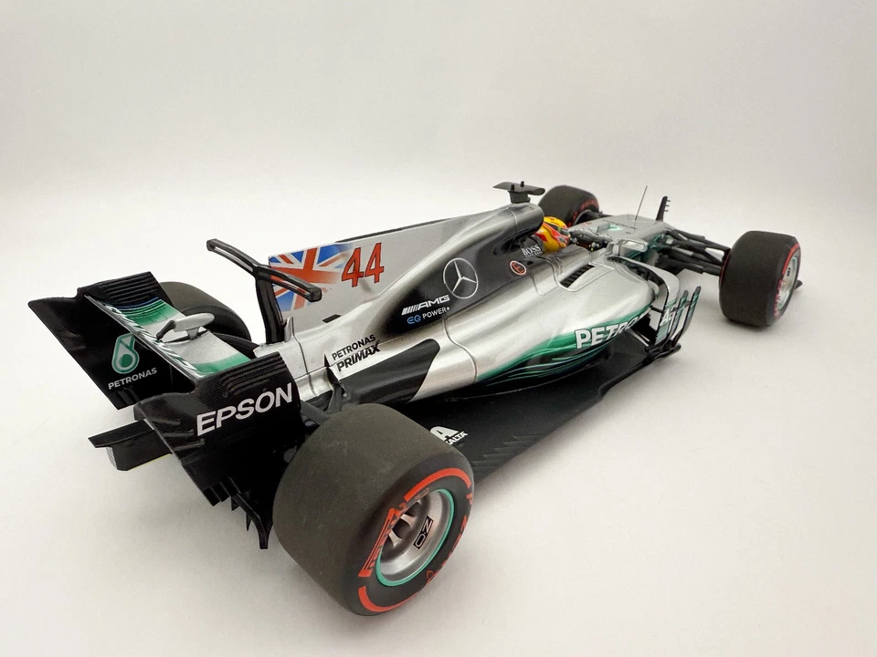 2017 Hamilton Mercedes W08 1:18 Minichamps 186170044 - Immagine 3 di 4