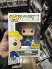 Funko Pop! Vinyl: Fallout - Vault Boy (Medic Perk) - Hot Topic (Exclusive) #101