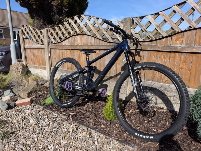 2022 Vitus Escarpe CR (Medium)