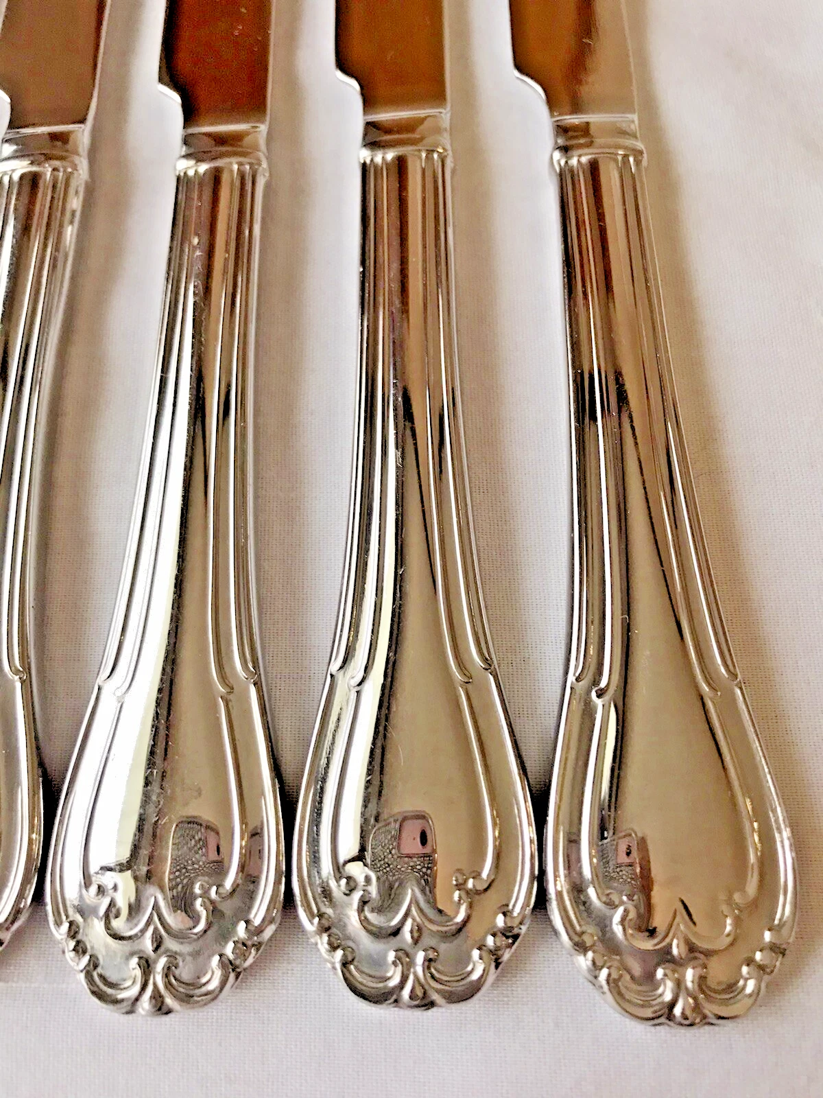 11 REED & AND BARTON LADY HAMILTON STAINLESS FLATWARE SERRATED STEAK KNIVES