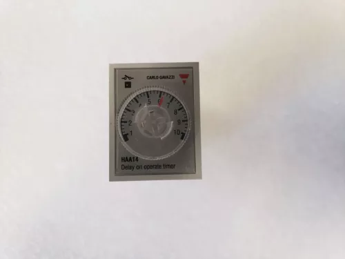 CARLO GAVAZZI ON DELAY TIMER # HAA14QM24 / 4PDT- COIL 24-250VAC/ VDC