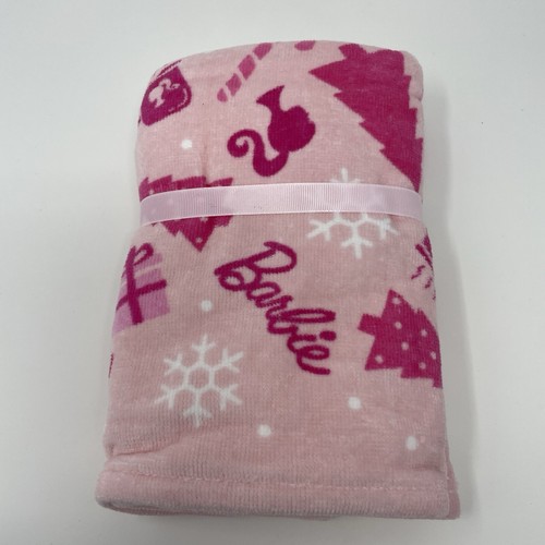 Mattel Barbie Pink Holiday Christmas Hand Towels Set of 2 - Picture 4 of 4