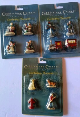 12 Pc Cobblestone Corners Christmas Village Coordinating Accessories Lot Of 3