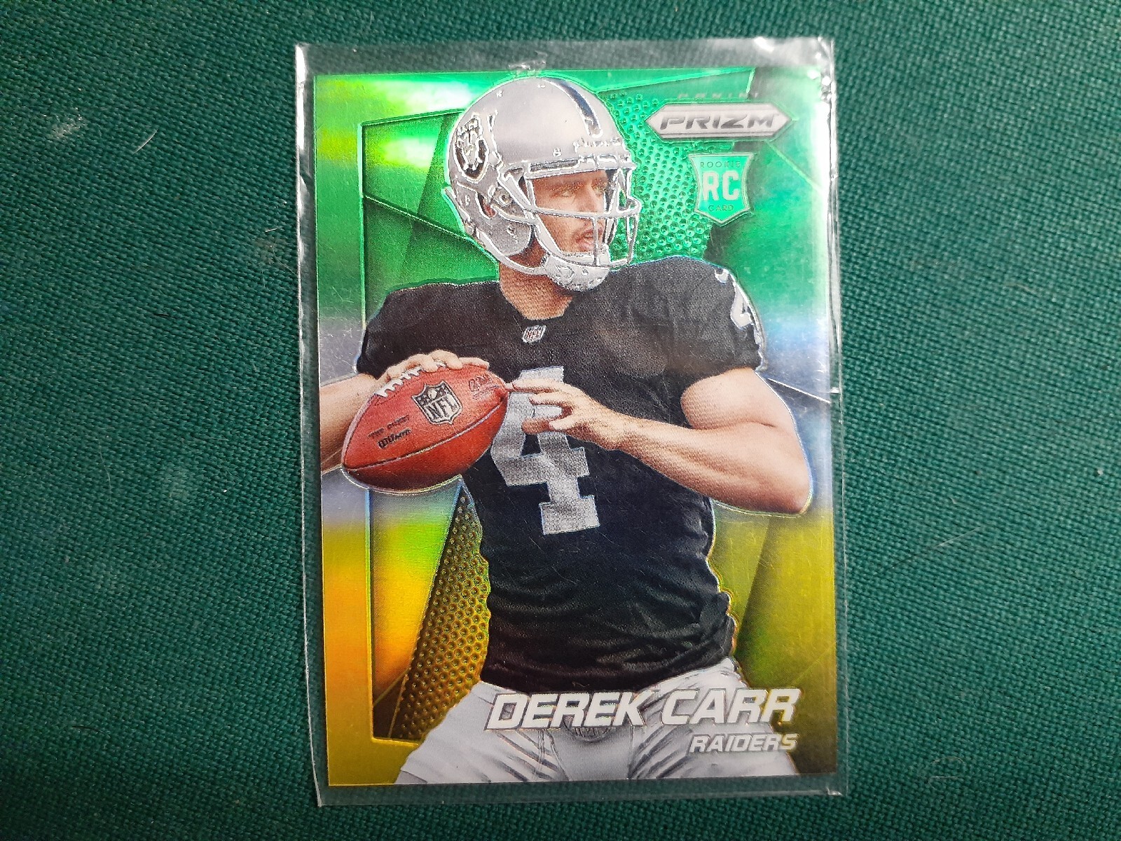Derek Carr 2014 Prizm Green and Yellow Rookie