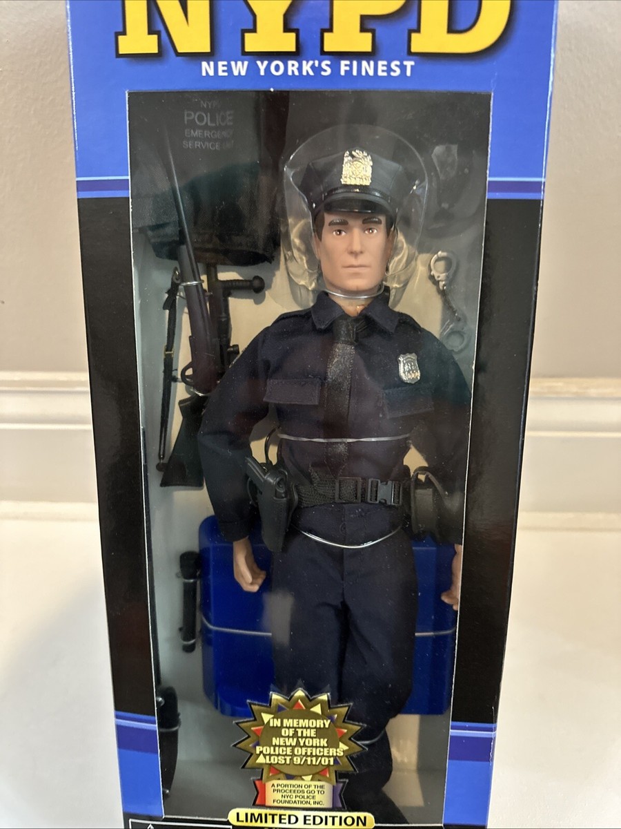 NYPD リアルヒーローズ トリビュートニューヨーク最高級コレクターズアクション 2002 NYPD Real Heroes 9/11 Tribute New York's Finest Collectible