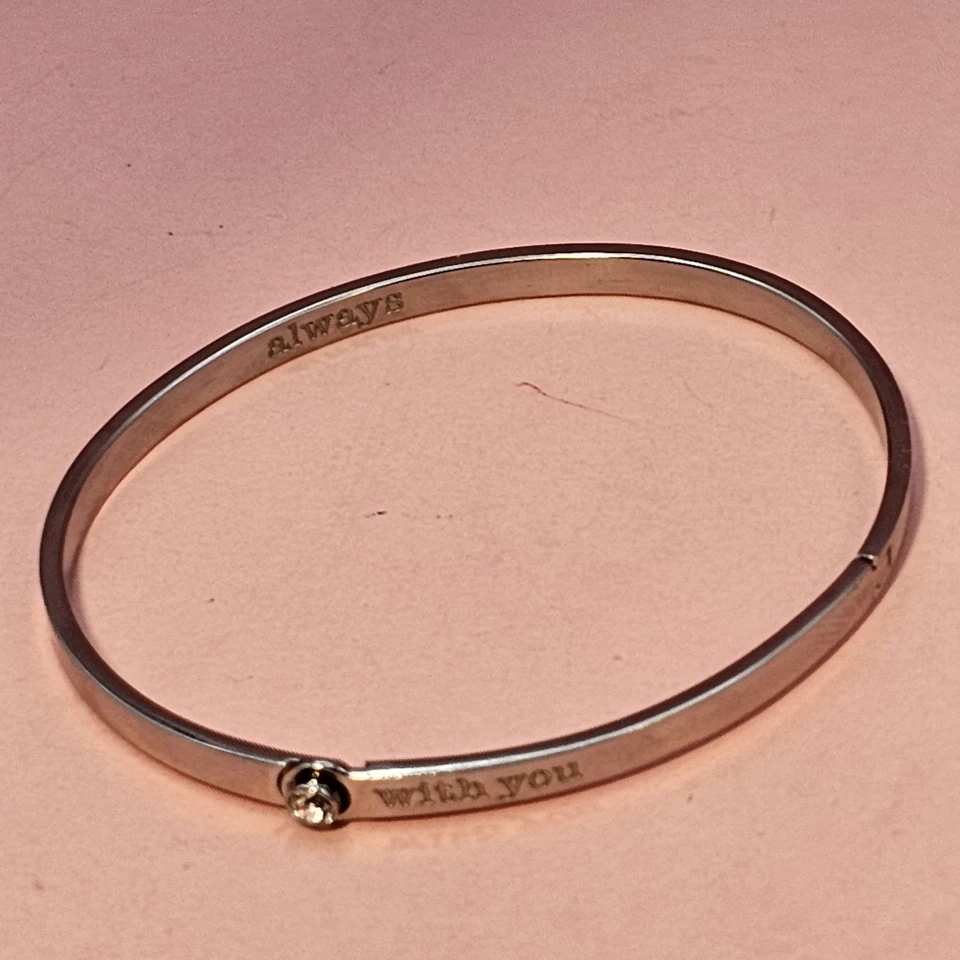 Brazalete Brosway Acero Inoxidable Bisagras Tono Plateado Cristal Acento Minimalista... Foto 4 de 4