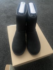 Ugg Classic Short II Boots Uk Size 7 Cost £185