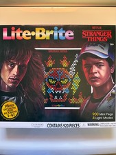 Stranger Things Lite-Brite 900 Mini Pegs 4 Light Modes