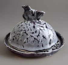 Butter/Cheese Dish Pottery With Bird On Lid Splatter Design Artist Signed EUC