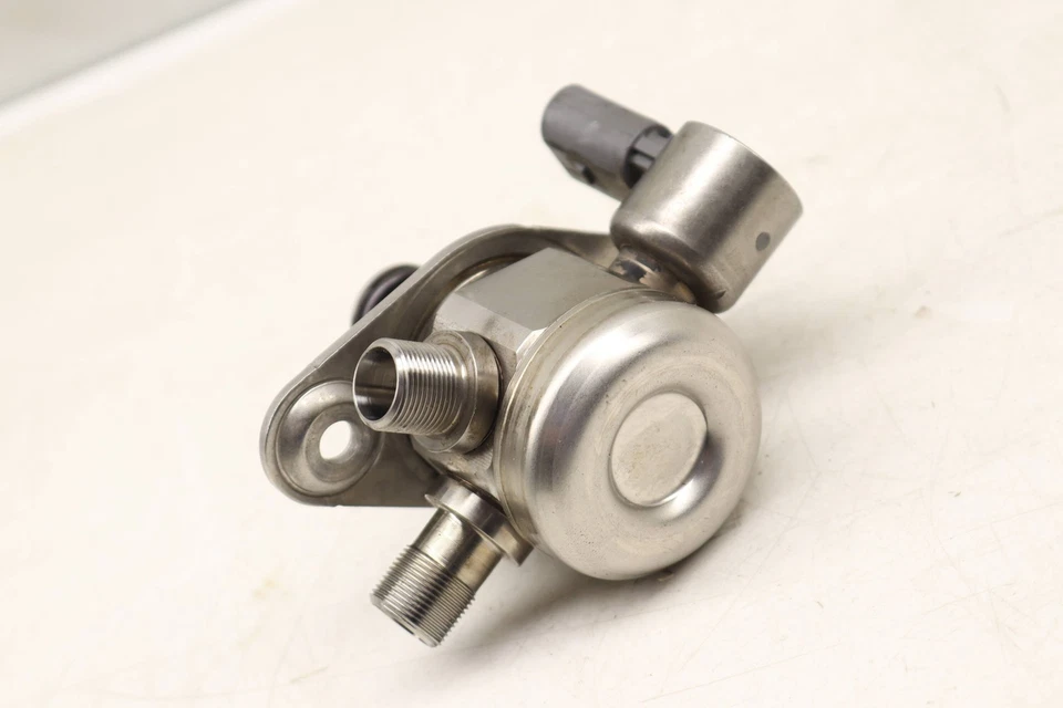 2012-2016 MERCEDES-BENZ E350 - HIGH Pressure FUEL PUMP / HPFP 2760700101 - Image 3 of 4