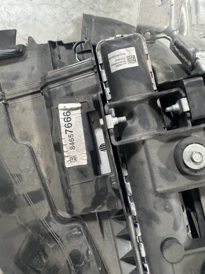 Chevrolet Corvette LH 2020-2025 lado del conductor radiador exterior completo ASM con Z51 OEM Foto 2 de 4