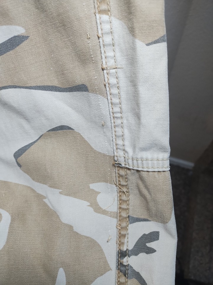 Vintage Y2K No Boundaries Cargo Pants Camo Distressed Grunge Baggy Mens