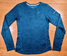 Nike Running Shirt Women's Small Green Black Ladies Dri-Fit Lightweight Athletic