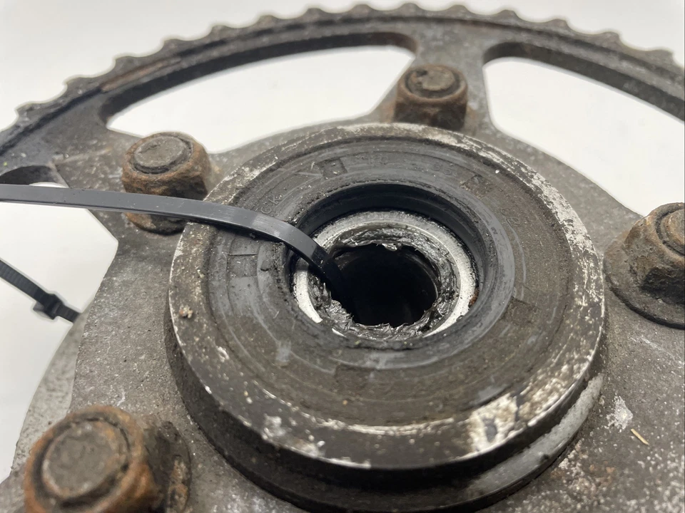 ♻️ Triumph 955 Tiger 955i 2001 - 2006 Rear Wheel Sprocket Hub Carrier ♻️ - Image 2 of 4