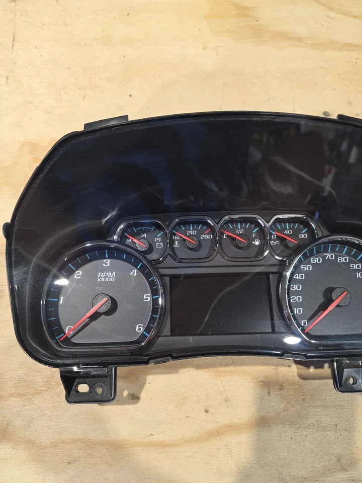 2018 Lt Chevy Silverado 1500 2500 Gas Cluster - Image 2 of 4