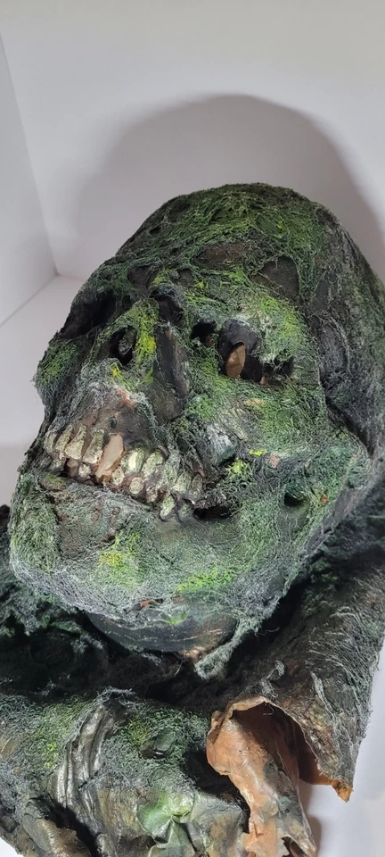 “Swamp Rot Mourner – Máscara de látex hiperreal de FX Co.” ERRIE, REALISTA, ESPELUZNANTE Foto 3 de 4