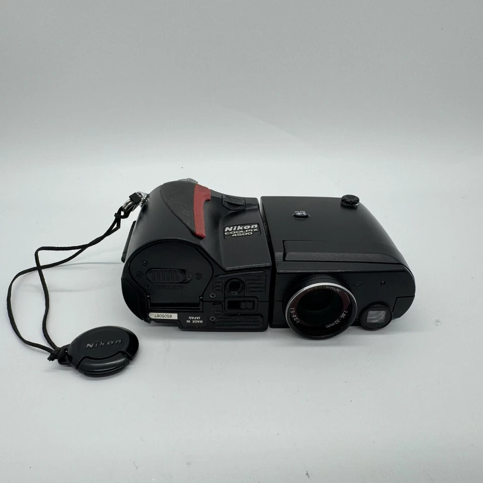 Nikon Coolpix 4500 4.0MP Swivel Lens Digital Camera w/ Accessories TESTED! - Image 3 of 4