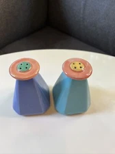 RARE Lindt Stymeist Colorways Salt Pepper Shakers Pyramid Pastel Vintage 80’s