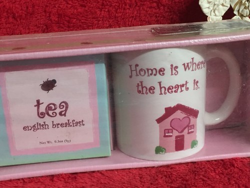 NIB Gift Set 2 Ceramic Cups Tea Set Home is Where The Heart Is English Breakfast - Picture 3 of 4