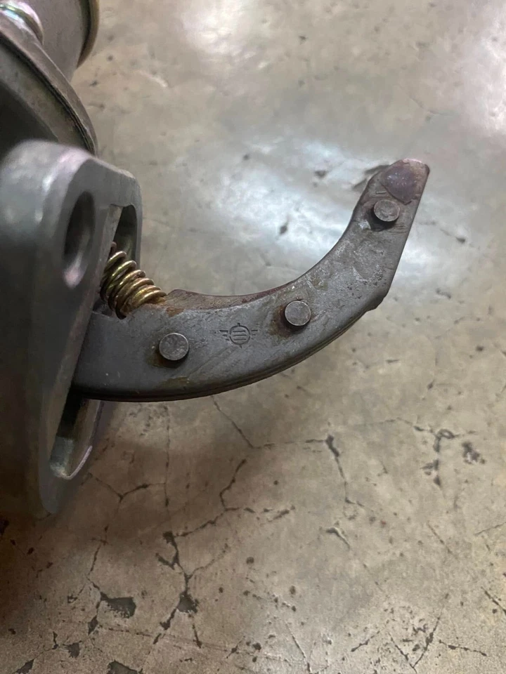 DATSUN 320 312 410 411 AC Mechanical Fuel Pump Genuine Part Nos Japan - Imagem 3 de 4