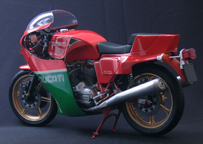 オートバイ・バイク Ducati 900 Mike Hailwood Replica 1/12 Tamiya Ducati 900 Mike Hailwood Replica 1/12 Scale Model