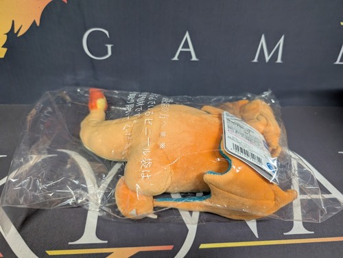 Juguete de peluche Charizard Sleeping Friend - Pokemon Center Japón (NUEVO/SELLADO) - Imagen 2 de 3