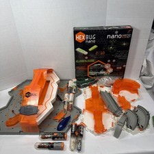 HEXBUG Nano Bridge Battle  2 Habitats Bundle - Glow in the Dark  Newton Series