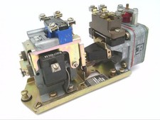 SCHNEIDER ELECTRIC 9050-BO2E-V02 / 9050BO2EV02 (NEW IN BOX)