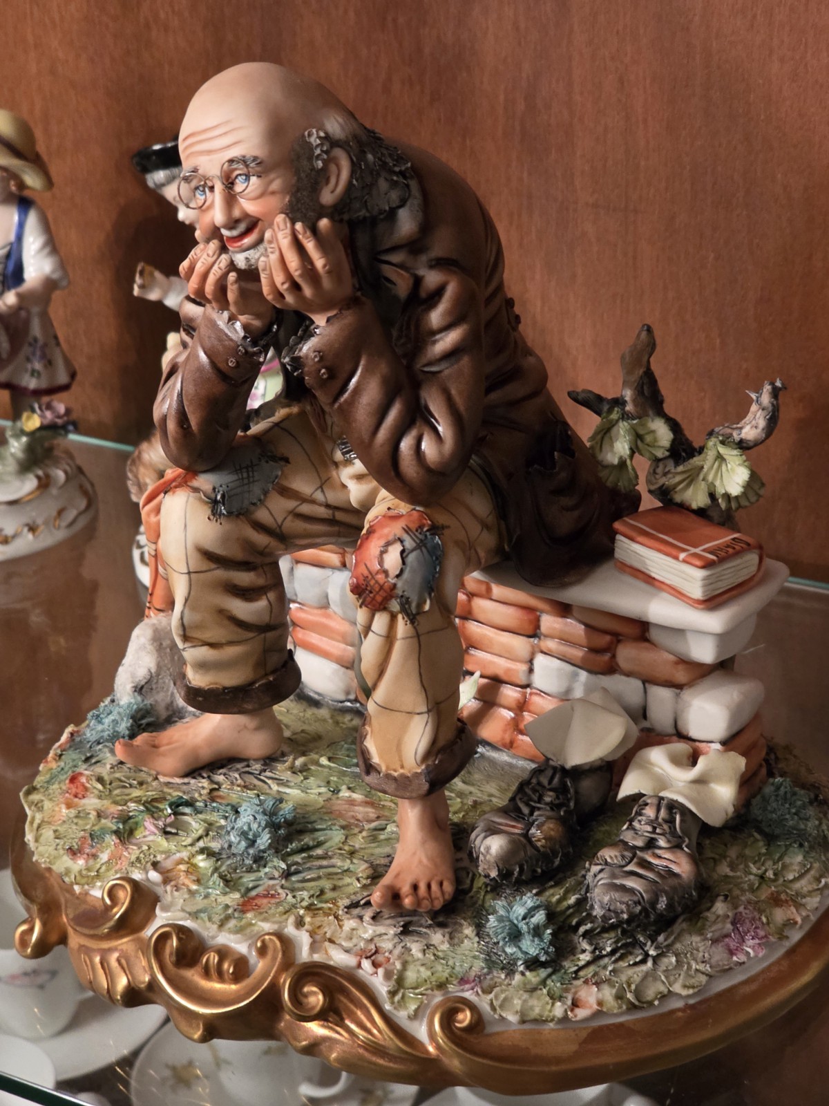 Capodimonte Porzellan Figur Tramp Philosoph detailgetreu Biskuit Handgemalt