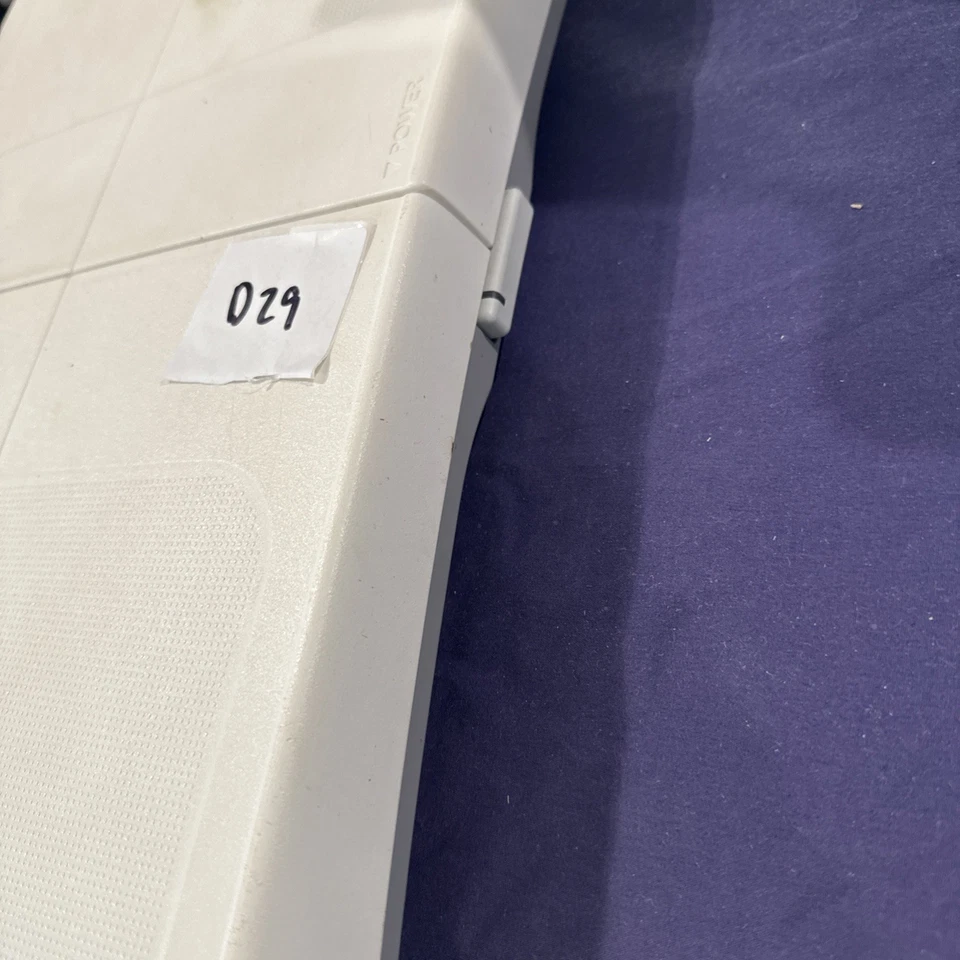 任天堂 Wii Fit Plus 平衡板 (RVL-021)  — 第 2/4 张图片