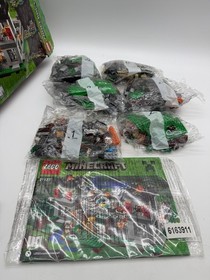 LEGO Minecraft The Fortress 21127 Incomplete Replacement Parts As Is Damaged Box