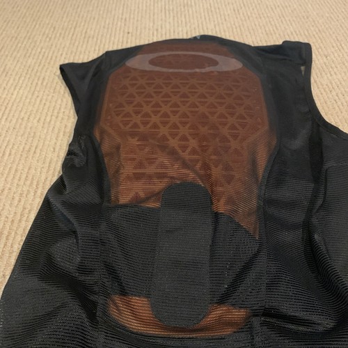 Oakley Hydrolix Protection Vest Black NWT Size Medium - Picture 5 of 8