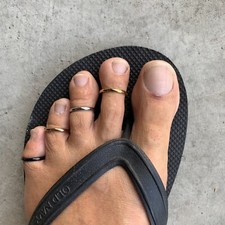 STAINLESS STEEL MEN'S (WOMEN'S) 2mm FITTED TOE RING Sizes 3-7