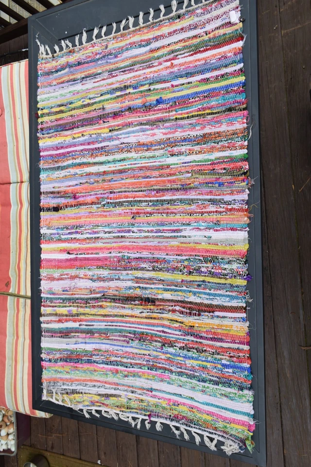 Alfombra de trapo reversible vintage hecha a mano multicolor con flecos 36"x58" Foto 2 de 4