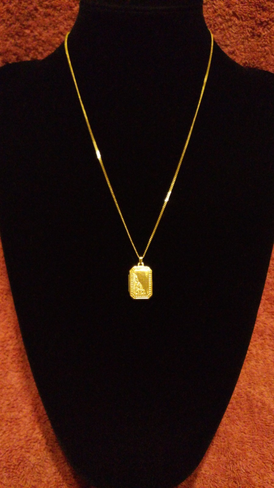 Victorian Rectangular Semi Engraved LOCKET in 9ct… - image 3