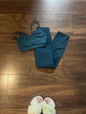 Teal Fabletics Active Set Sports Bra and Leggings Women's