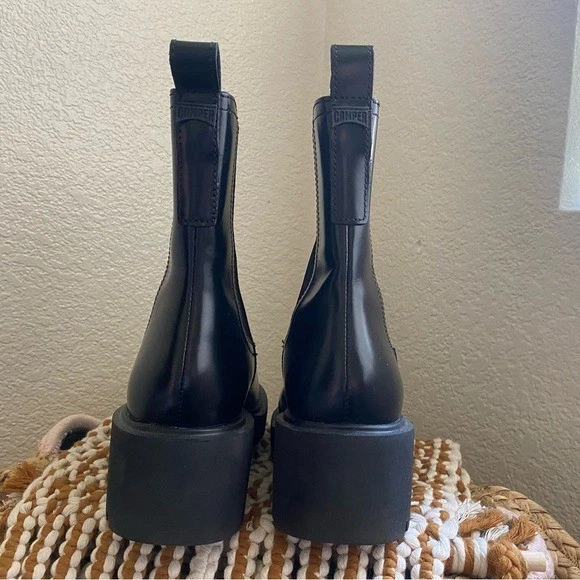Camper Women’s Size 7.5/38 Milah Black Leather Chunky Chelsea Boots - Image 4 of 4