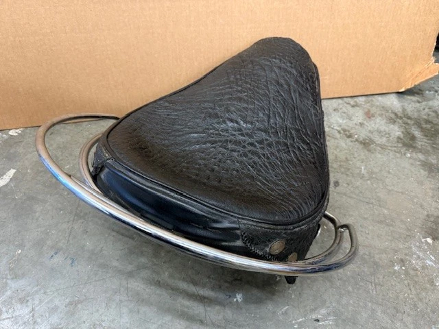 Asiento de motocicleta de cuero personalizado vintage con monedas Indian/Harley Chopper Bobber Foto 3 de 4