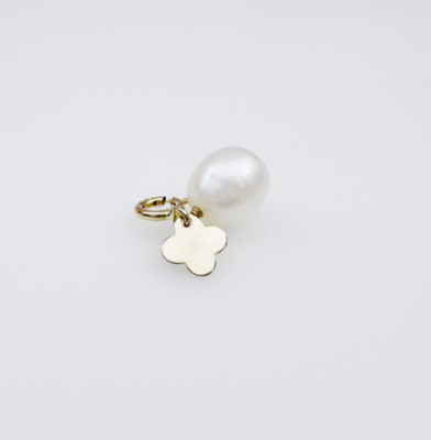 14K Massiv Gelbgold Weiß Barock Perle & Kleeblatt Charm Anhänger mit Federverschluss