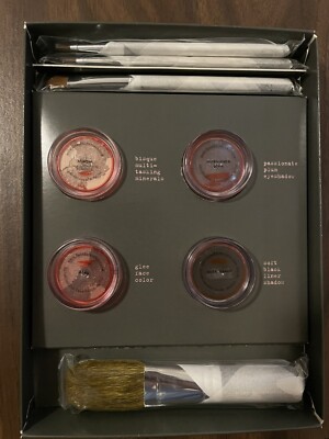 The Bare Minerals Story 8 Piece Set W/ Instructions *Has Glee Face Color