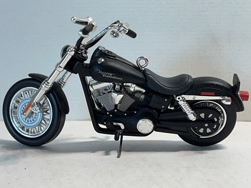 Harley-Davidson 2006 FXDBI Dyna "Street Bob" Die Cast Black NIB - Picture 3 of 10
