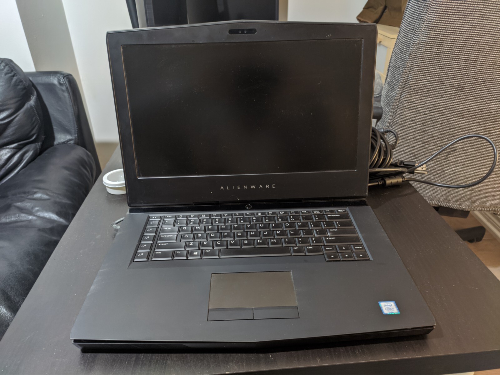 Dell Alienware 15 R3, i7 7700HQ, GTX 1070, 8gb ram, not working.