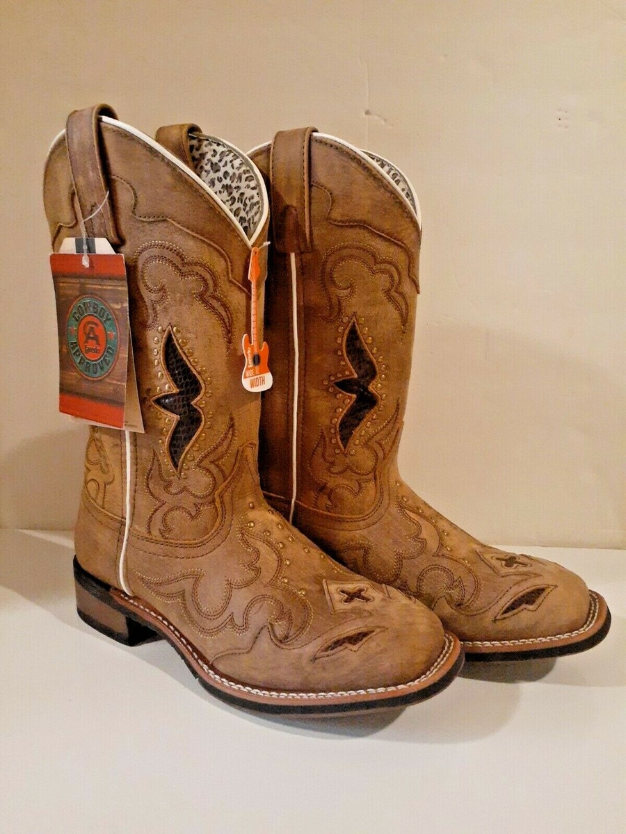 Laredo Ladies' Spellbound Leather Distressed Studded Square Toe