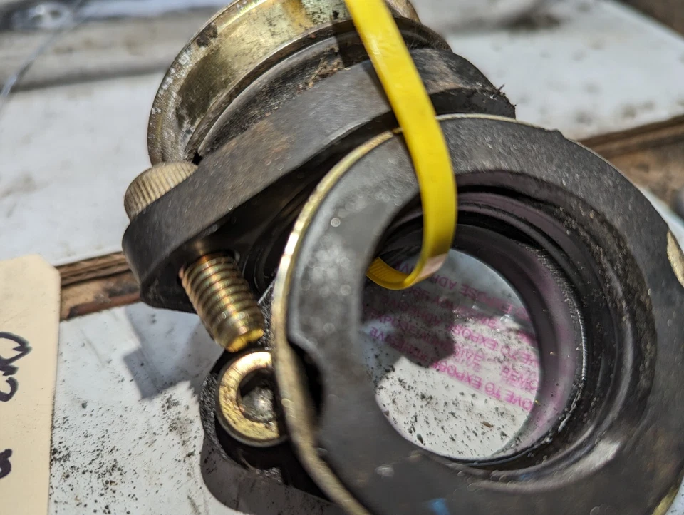 2000 Polaris 550 Trail touring both intake manifolds w/clamps and screws R - Image 4 of 4