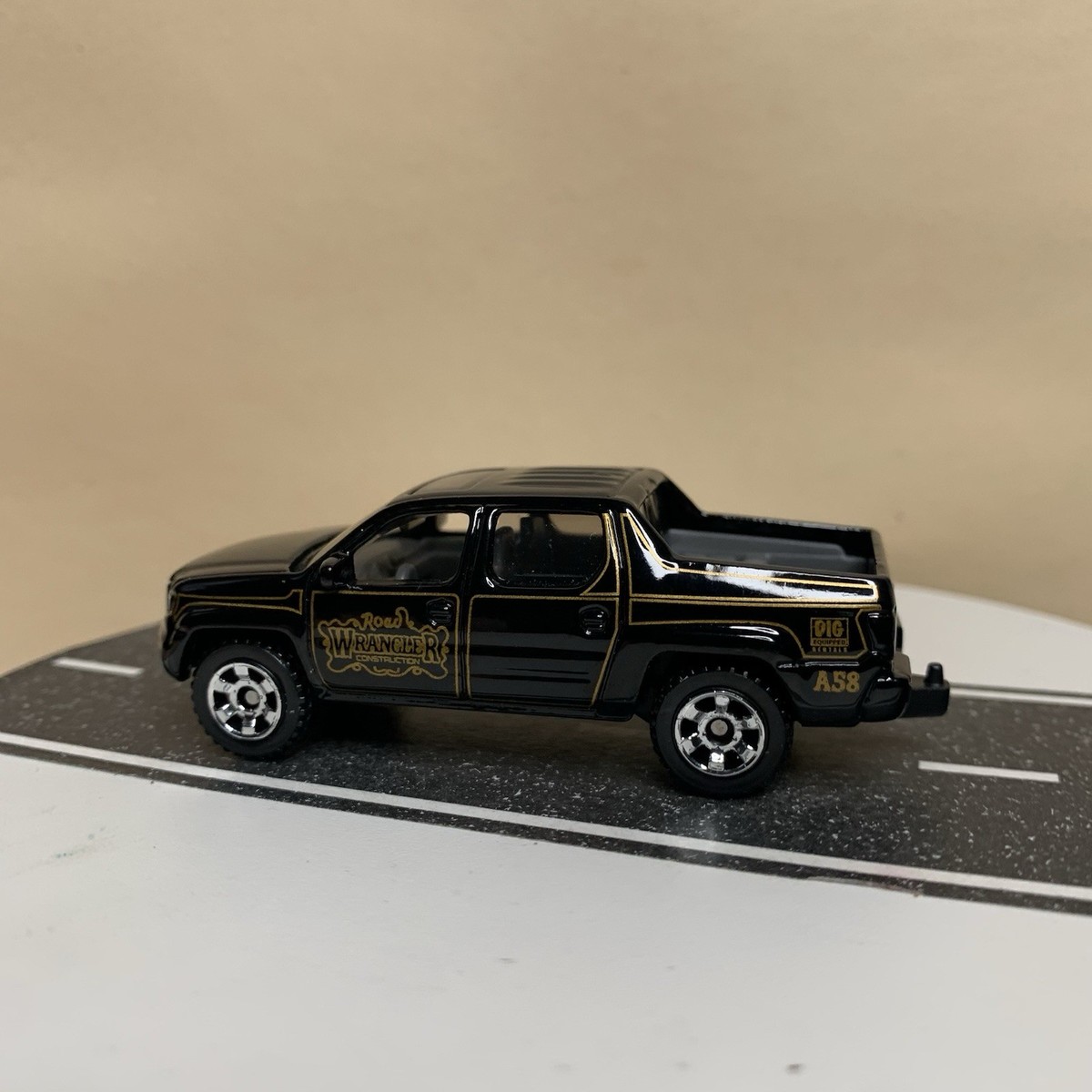 Matchbox Road Wrangler Crew II Series Honda Ridgeline Pickup Truck