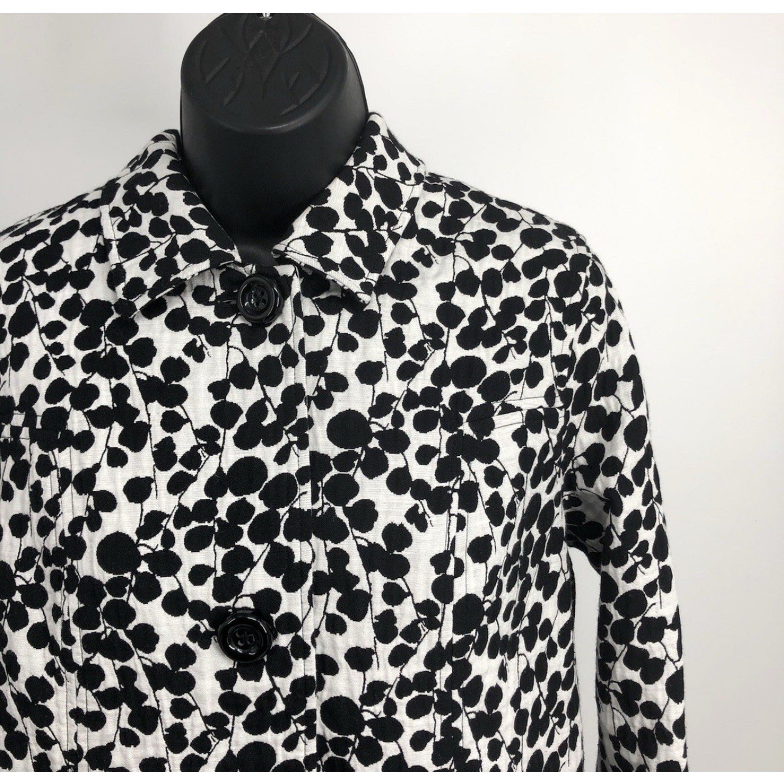 Charter Club Jacket Women’s M 10 Black White Floral Quilted Collar Lightweight