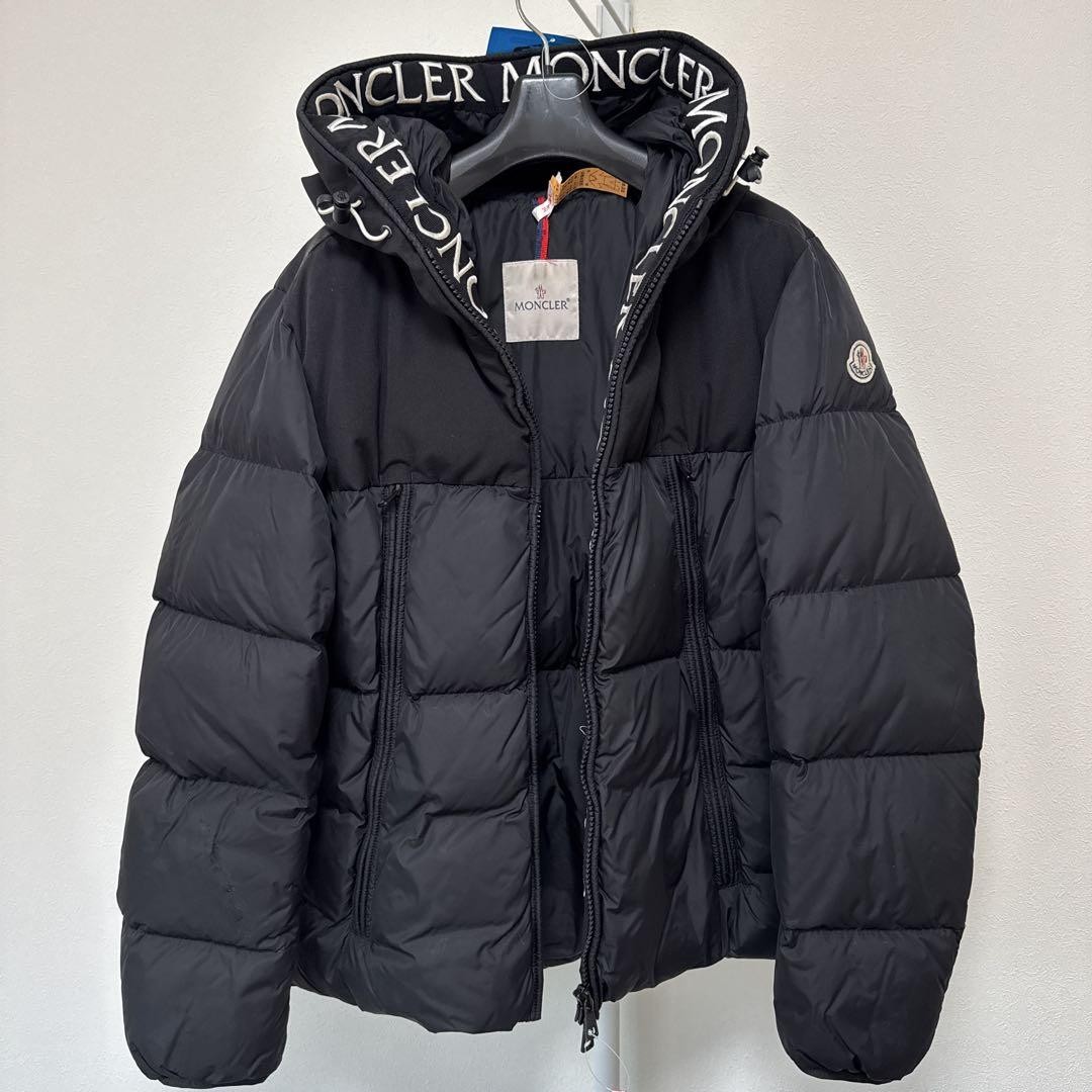 moncler ジャケット 美品❤️ サイズ2 Moncler Black Down Jacket Size 2 Hooded Zip-Up Repairable