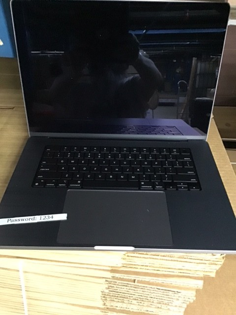 Apple Macbook Pro 2021 16" Retina XDR M1 Pro macOS Tahoe 6