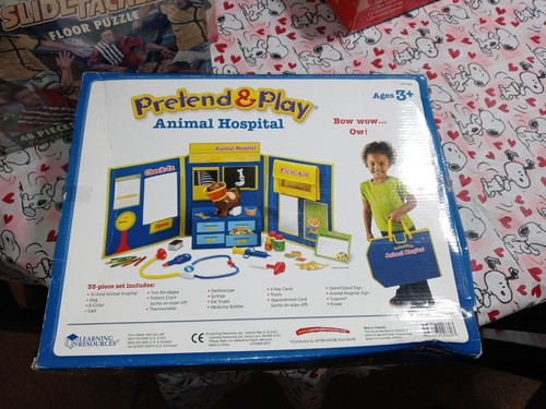 Learning Resources Pretend & Play Animal Hospital Playset New Christmas Gift - Picture 2 of 8