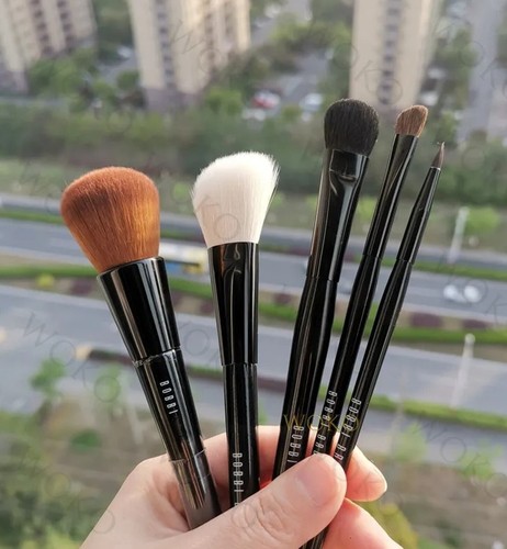Bobbi Brown Künstler Geprüft Weicher Pelz 5 Stück Reisegröße Makeup Pinselset IN - Bild 12 von 20